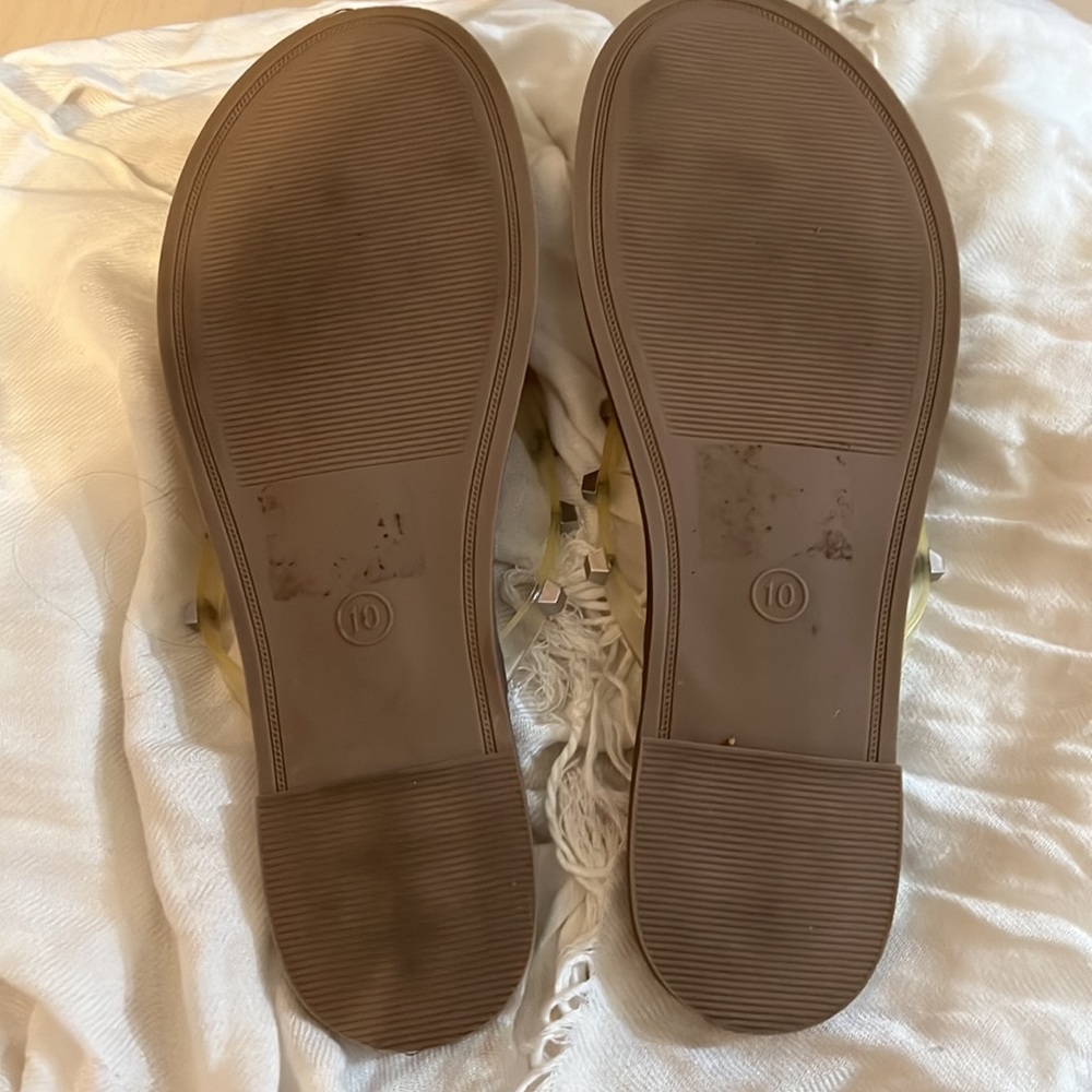 Cute clear flip-flops - Picture 5 of 6